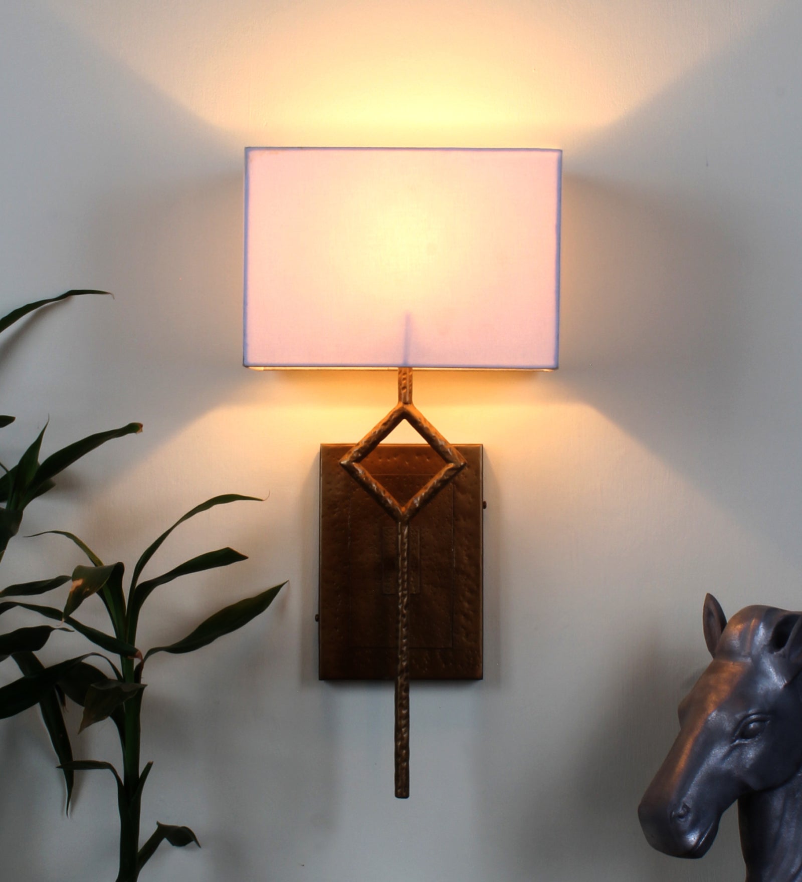 Metal Wall Light With Lamp Shade